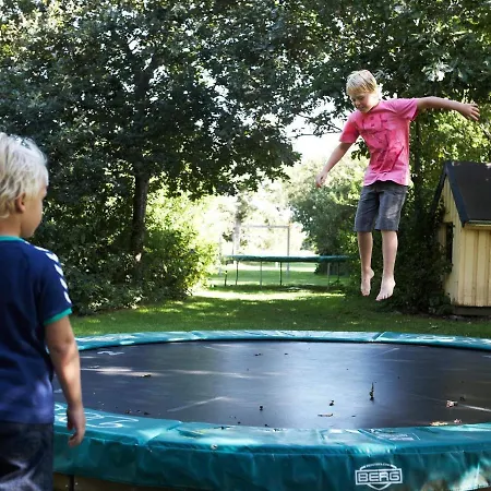 Holiday Xcvii Hemmet