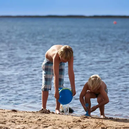 Holiday Xcvii Hemmet